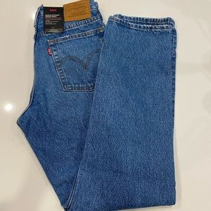 Aritzia Levi’s Wedgie Straight Denim Pants